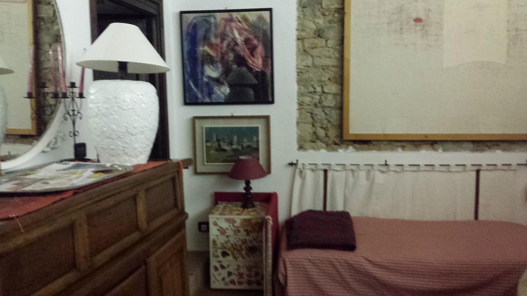La Torretta - Cerreto Grue Bed and Breakfast Sarezzano Δωμάτιο φωτογραφία